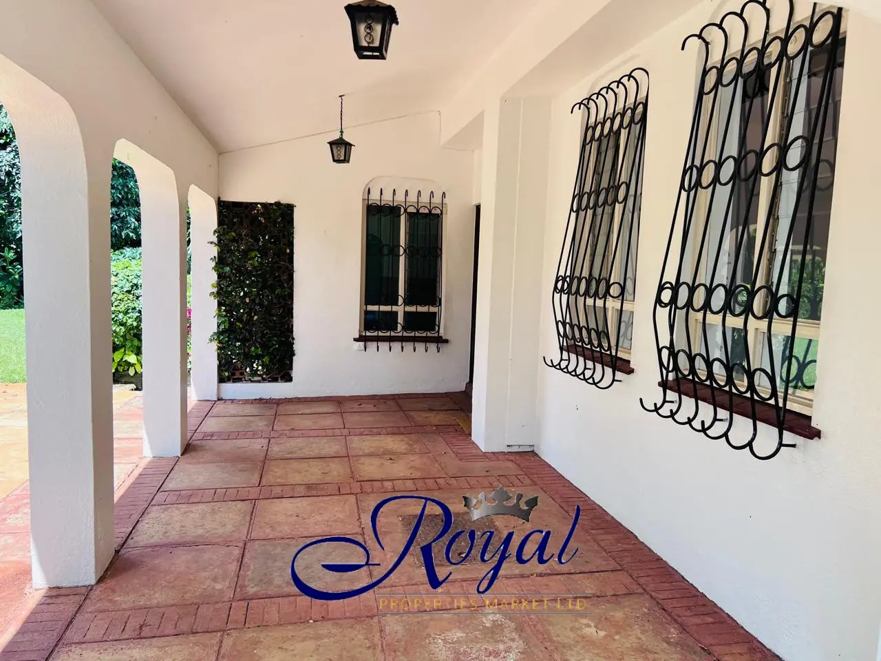 Elegant 4-Bedroom Townhouse for Sale - Hillview Estate